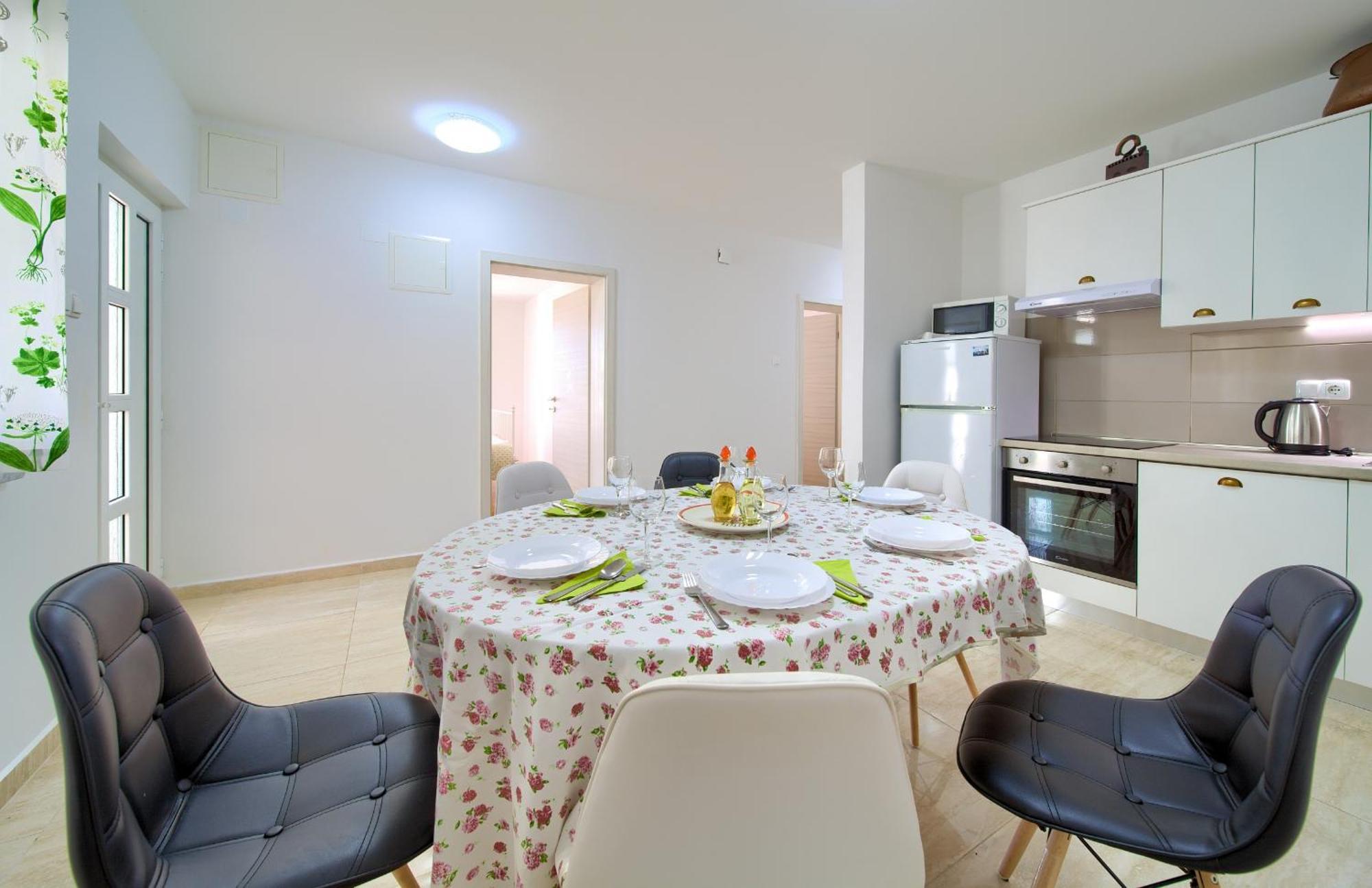 Apartments Rose Krk Town Exterior photo